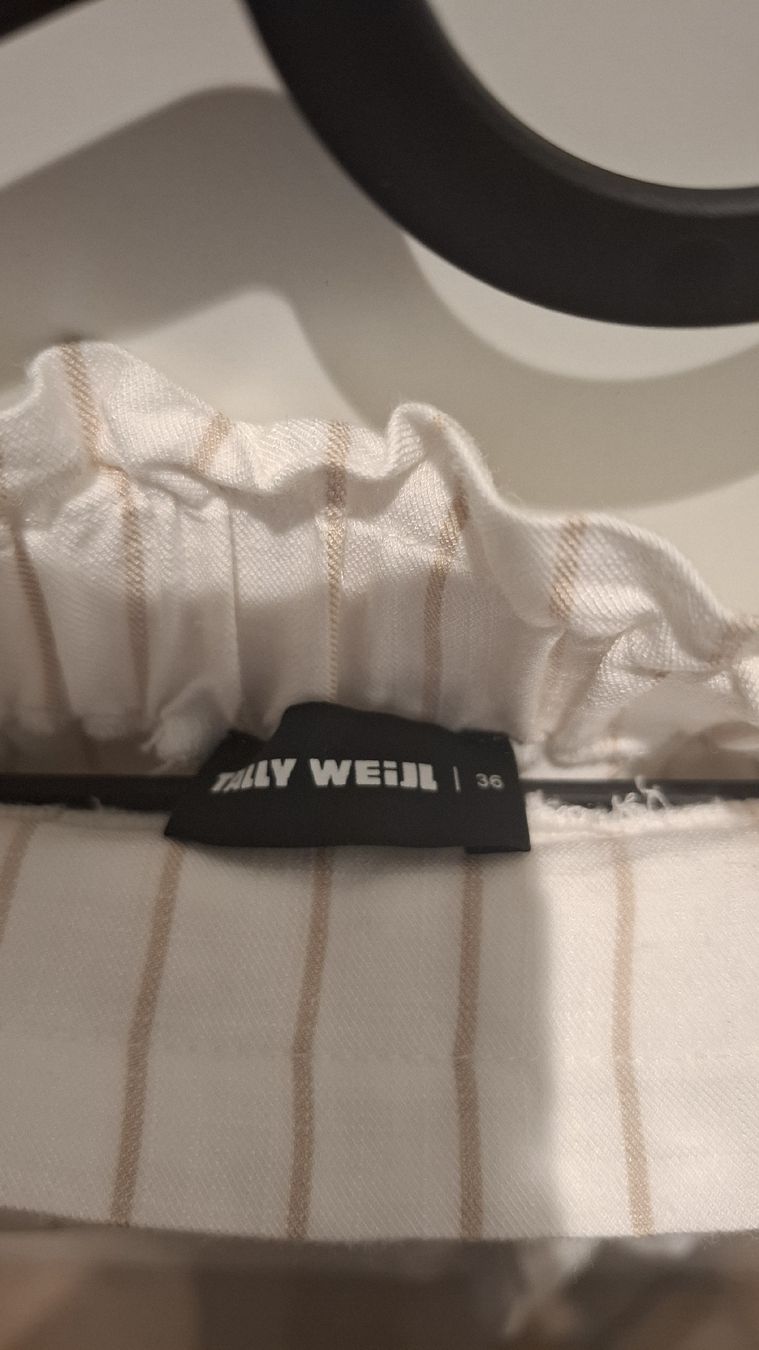Tally Weijl Pantaloni: Tally Weijl short size 36 – Nuovo (secondo la descrizione) da Zürich venduto da pto_6wfs 1