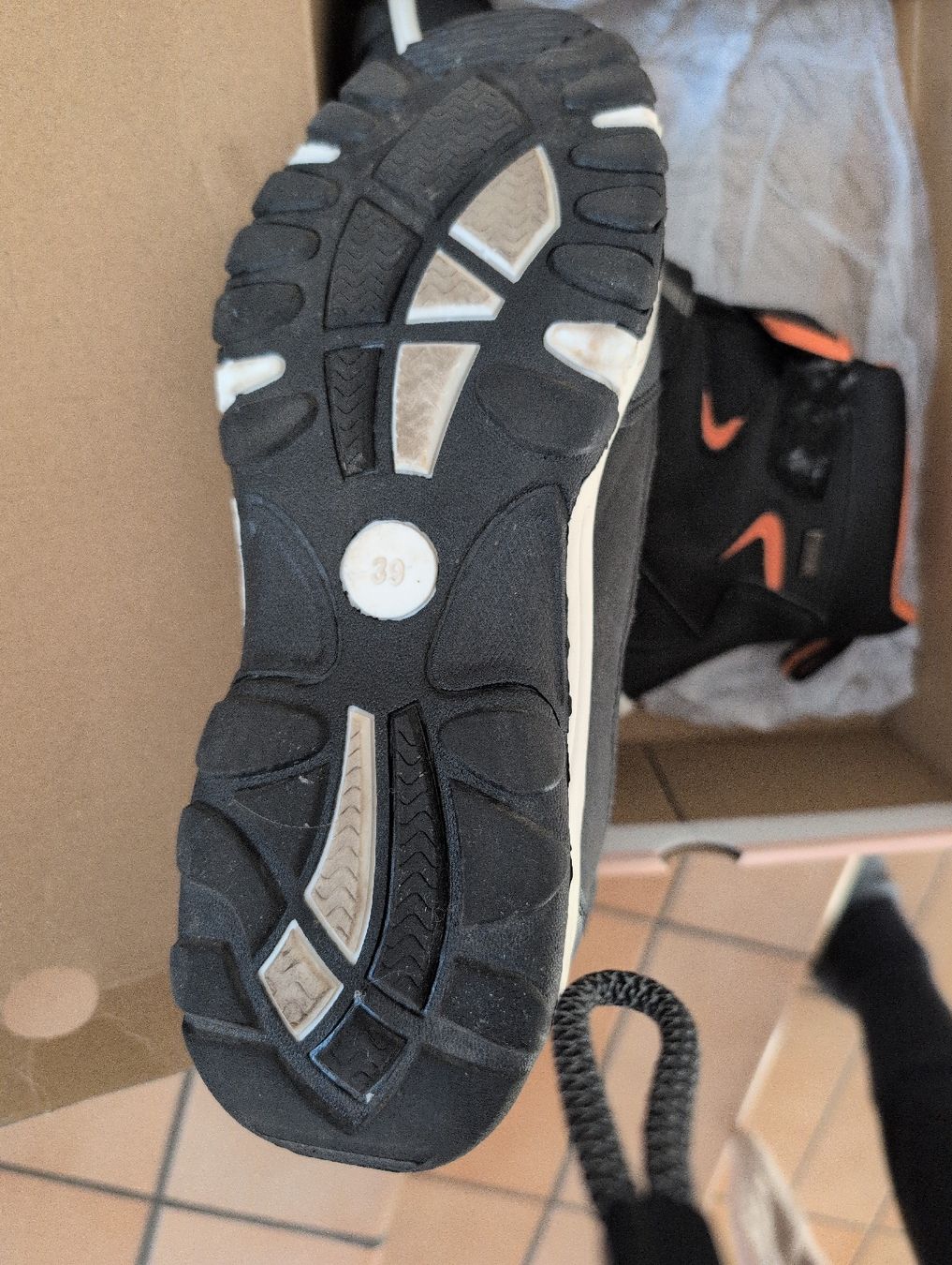 Dosenbach Scarpe da uomo: Boots d'hiver enfant, pointure 39 – Nuovo (secondo la descrizione) da Montreux venduto da kambio 2