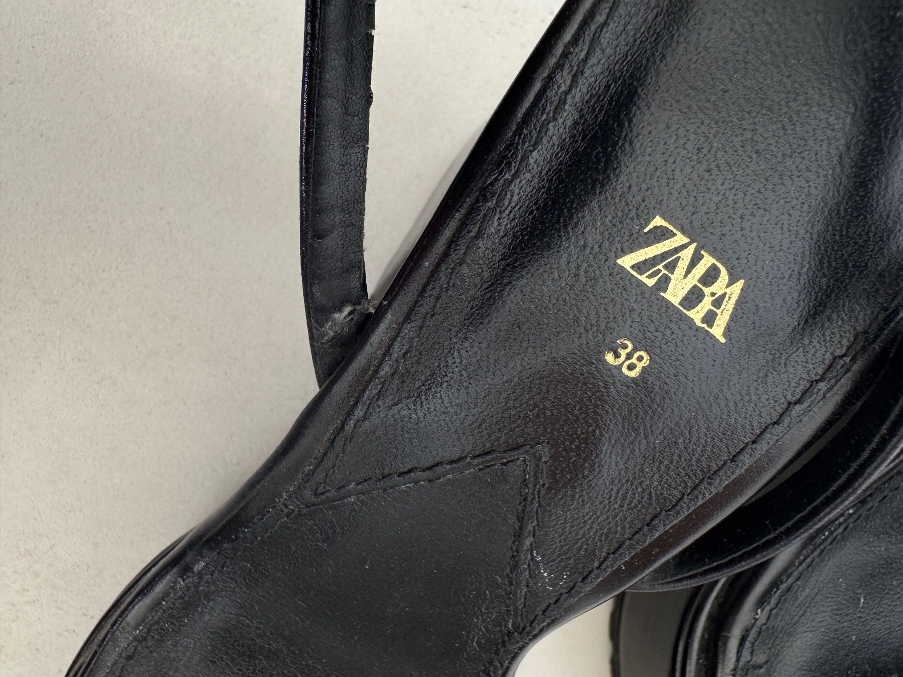 Zara Damenschuhe: Mules 70s à talons compensés noires – Gebraucht aus giffers von sev_c9x9 5