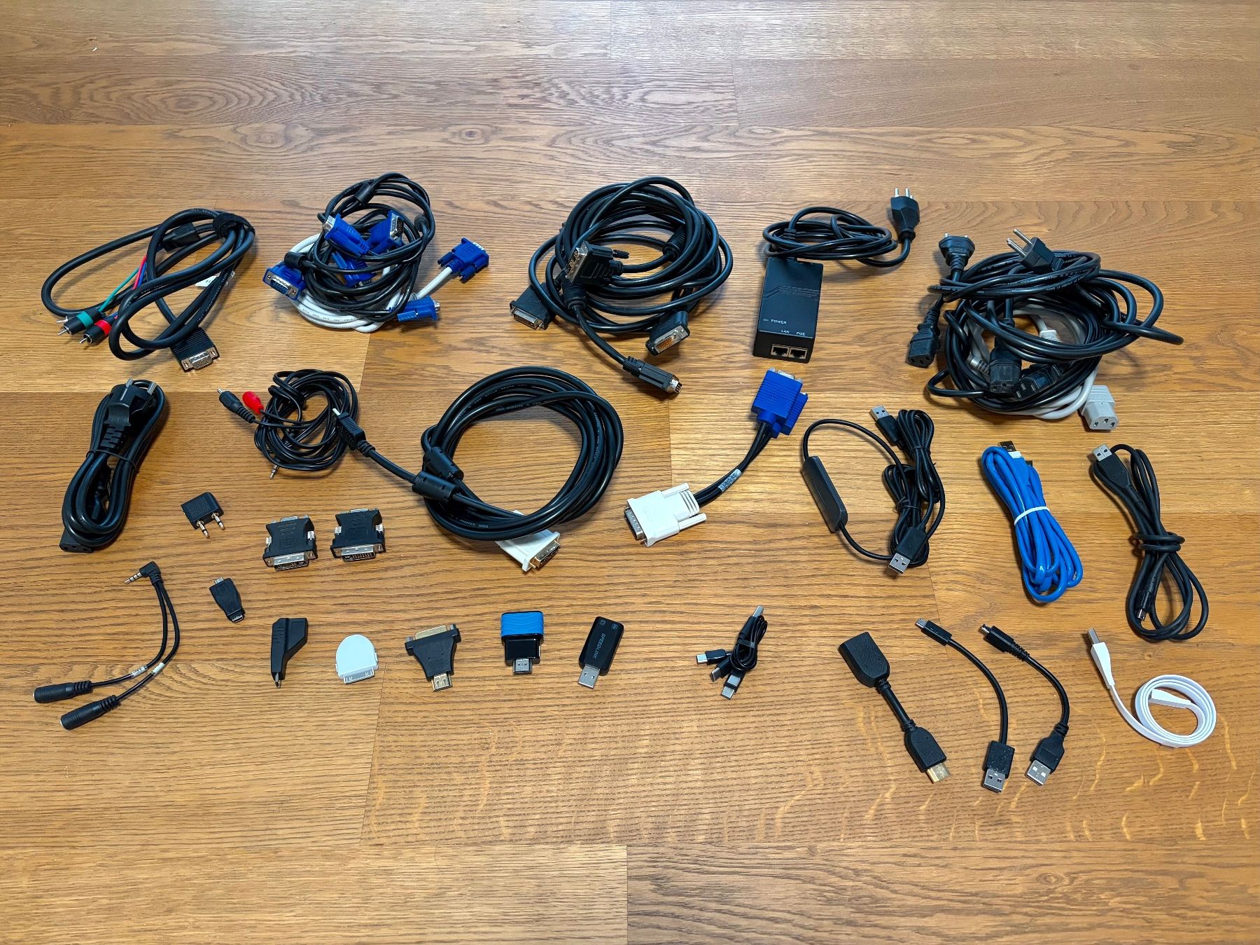 Câbles: Diverse Kabel & Adapter – D'occasion à Rotkreuz par asd999