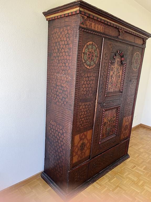 Armadi: Antiker Schrank – Usato da Basel venduto da flumir 3