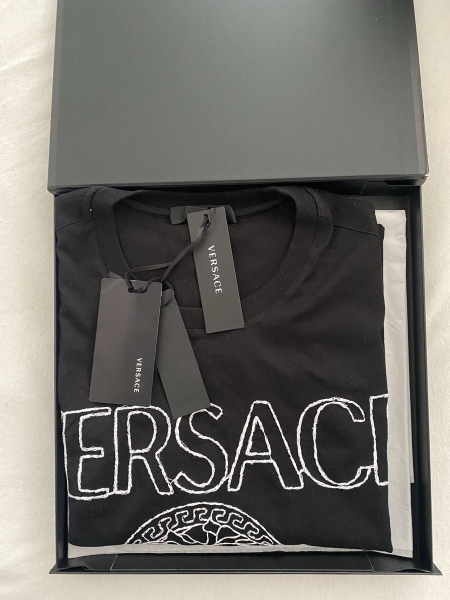 Versace T-shirt: Versace Tshirt – Nuovo (secondo la descrizione) da Biel/Bienne venduto da sou_t9dm 3