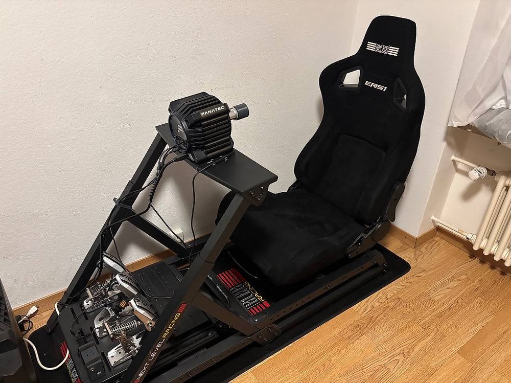 Sim Racing Cockpit Next Level Racing Gttrack mit ERS1 Sitz (Gebraucht ...