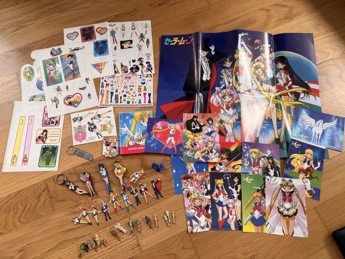 Fumetti: Sailor Moon Set 90er Bundle Figur Poster Sticker Sammlung – Usato da Kölliken venduto da lieblingsfund_93