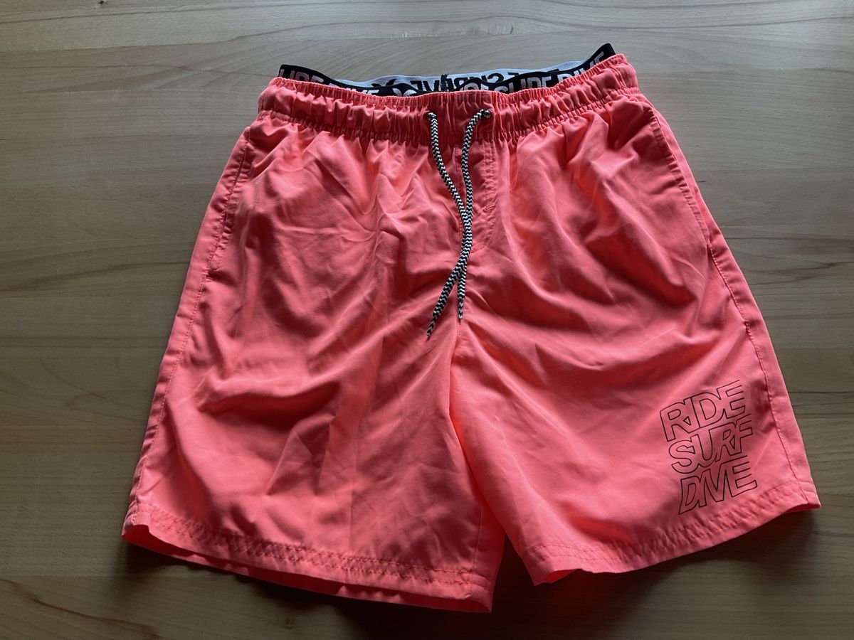 Hosen: Bade Short neon-rot Gr. 158/164 – Gebraucht aus Schinznach Dorf von Balz1968