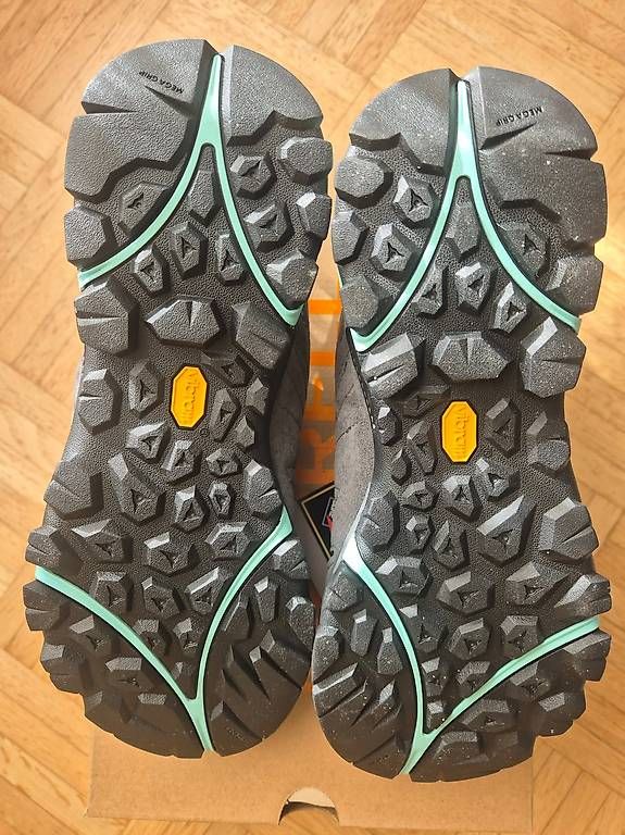 Scarpe da donna: Merrell Capra Gore-Tex Trekkingschuhe Damen Gr. 37.5 NEU  – Usato da Ittigen venduto da Njo02 2