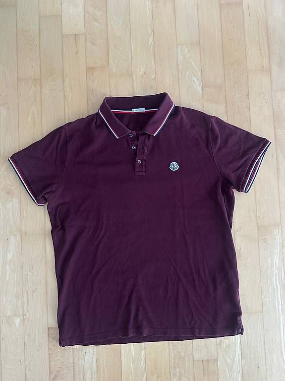 Magliette Polo: Moncler Poloshirt  Bordeaux / Burgundy  Grösse M – Usato da Allschwil venduto da adr_nh68