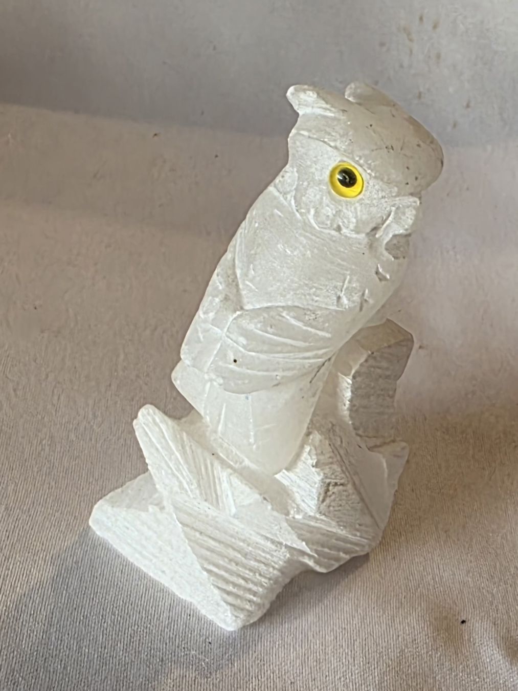 Sculture & Statue: Eule Figur Stein Handgeschnitz mit den Gelbe Auge  – Nuovo (secondo la descrizione) da Rickenbach BL venduto da nicole611