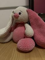 Handgemachter Häkelhase