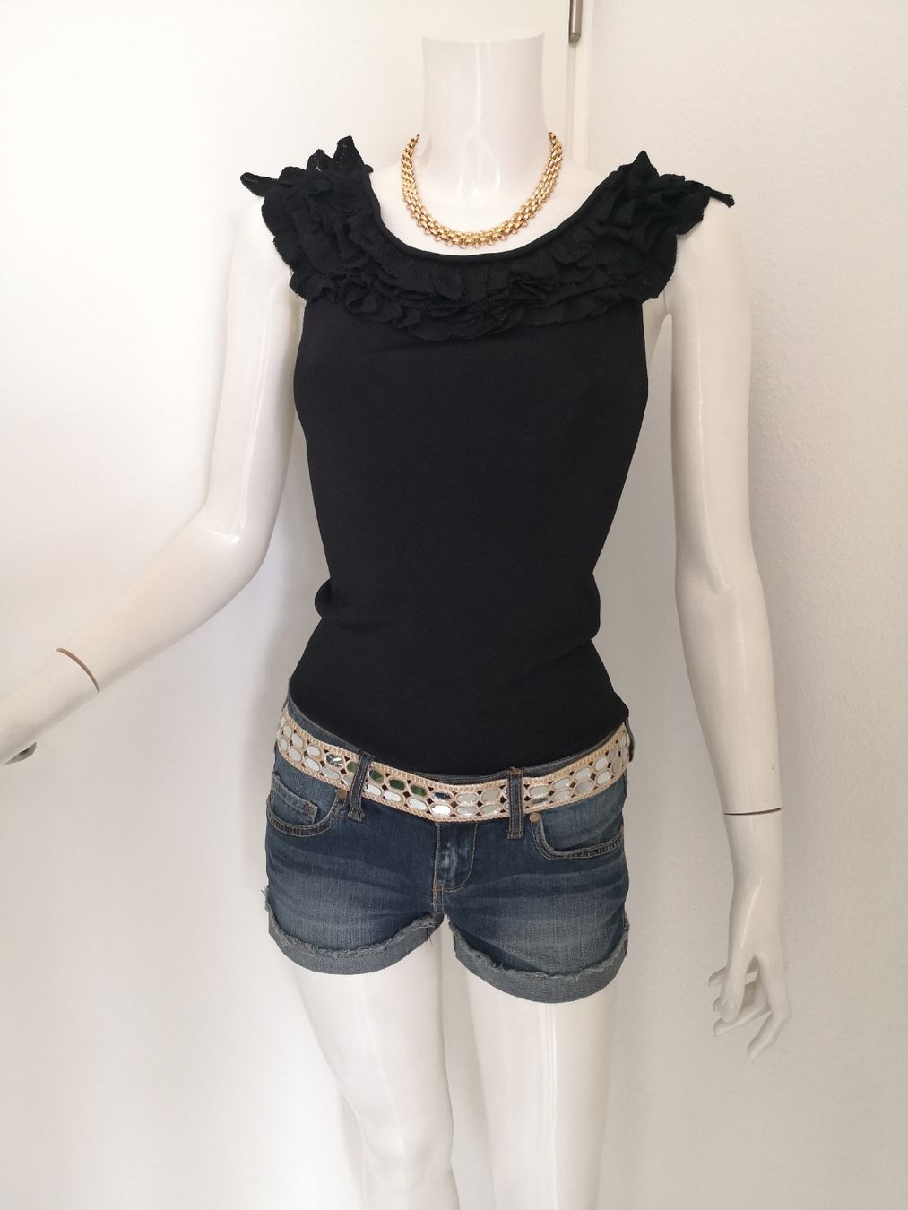 Mango Top: 🤩MANGO STRICK-TOP SCHWARZ MIT VOLANTS – Nuovo (secondo la descrizione) da Olten venduto da Naja-Twins-Twins 4