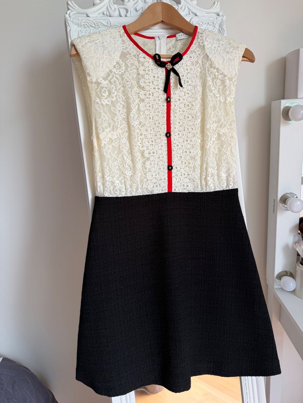 Sandro Vestiti: Sandro Paris Kleid Gr. 36 🚀 🚀NP CHF 250.- – Nuovo (secondo la descrizione) da Zürich venduto da AKHeleneK_06