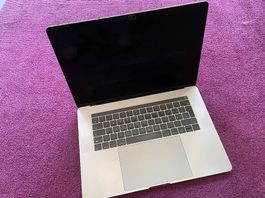 MacBook Pro (15 Zoll, 2016) - defekte Bildschirmverbindung