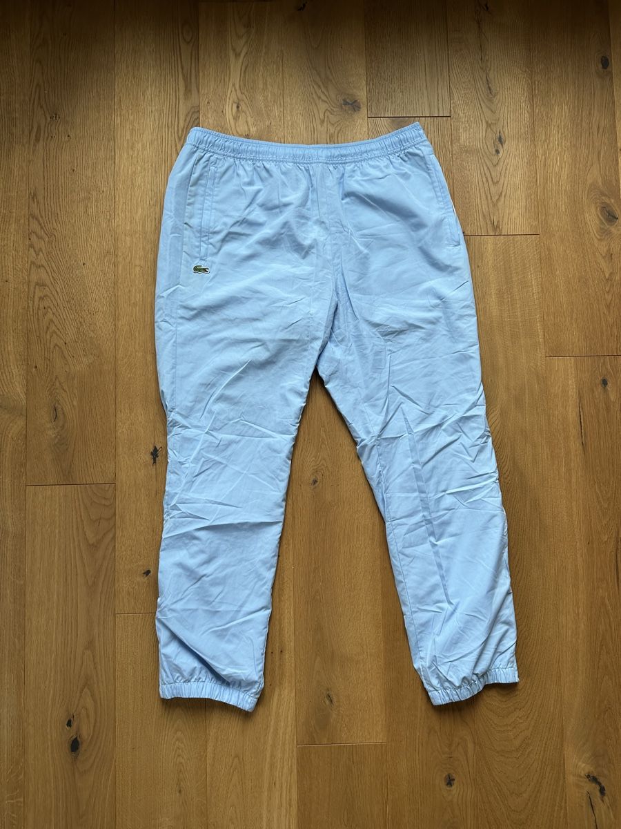 Lacoste Pantaloni: Lacoste Trackpants hellblau – Usato da Düdingen venduto da kleidungsmarktplatz