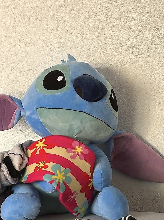 Spielzeuge: Stitch Plüschfigur 50cm – Gebraucht aus Pfäffikon SZ von yello13