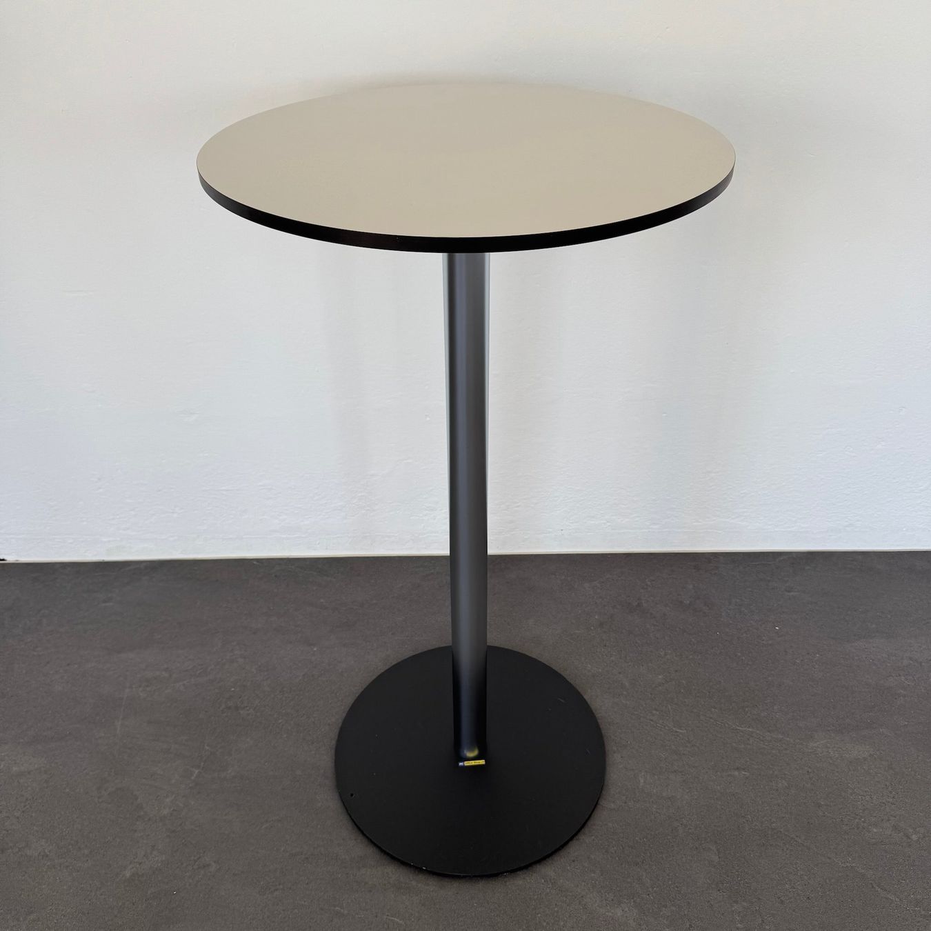 Tavoli: Top Design Classic Bistrostehtisch weiss – Usato da Schönenwerd venduto da mcofficeshop