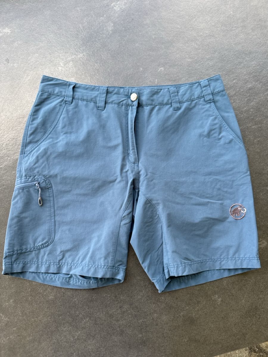 Mammut Hosen: Damen Shorts Mammut blau – Gebraucht aus Schaffhausen von Gamasa