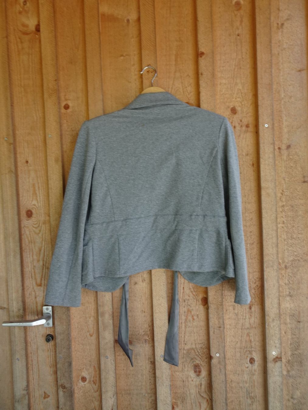 Jacken: Spezielle graue Blazer - Jacke Gr. M - M72 – Gebraucht aus Küssnacht am Rigi von Good4Deckeli 1