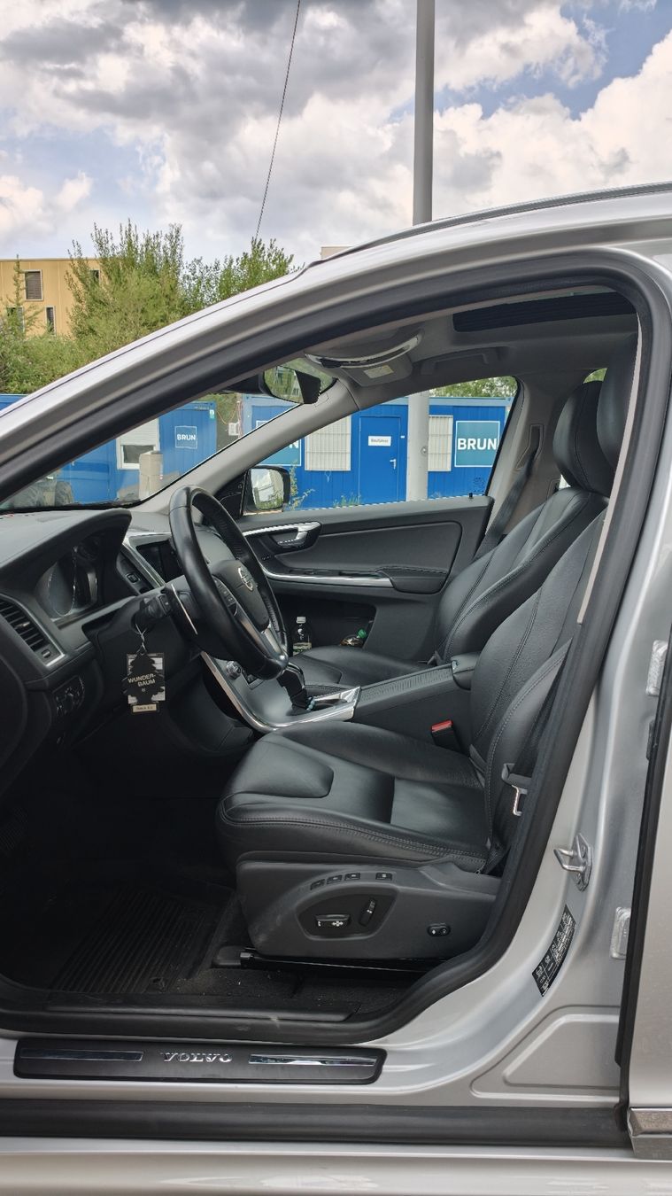 Volvo Autos: Volvo XC60 T5 AWD – Gebraucht aus Sursee von zag_lm5h 9