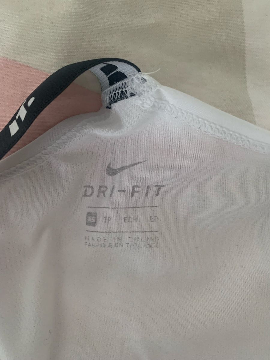 Nike Top: SPORT: NIKE top S/M – Usato da Zürich venduto da Angela_Fashion_Lover 4