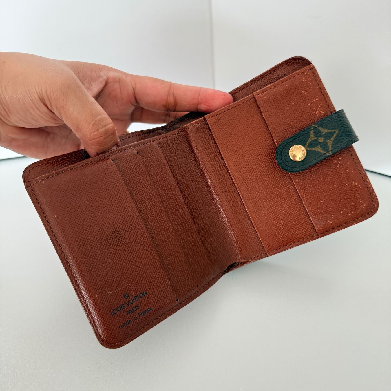 Louis Vuitton Brieftaschen: Ab1.- Louis Vuitton Wallet Monogram Compact – Gebraucht aus Geneve von DarlingVintage 1
