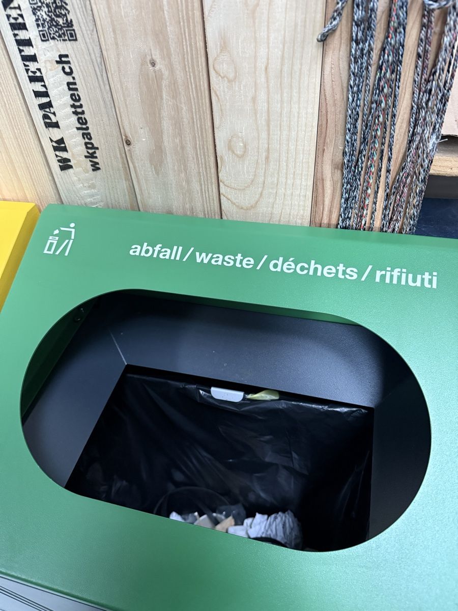 Poubelles: Mülltrenner 110L Pet Dosen oder Müll wird einzeln verkauft! – D'occasion à Wolfwil par RESTPOSTEN-Engros1 2