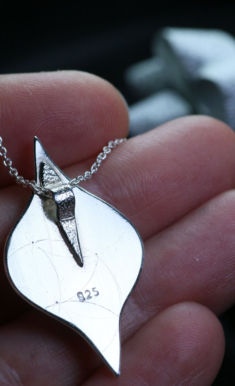 Ciondoli: MOON DUST Mystischer Silberanhänger mit echtem Opal – Nuovo e nell'imballaggio originale da Bern venduto da OSONO.Design 4