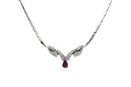 Rubin Collier mit Brillanten in 18K Weissgold *S2554