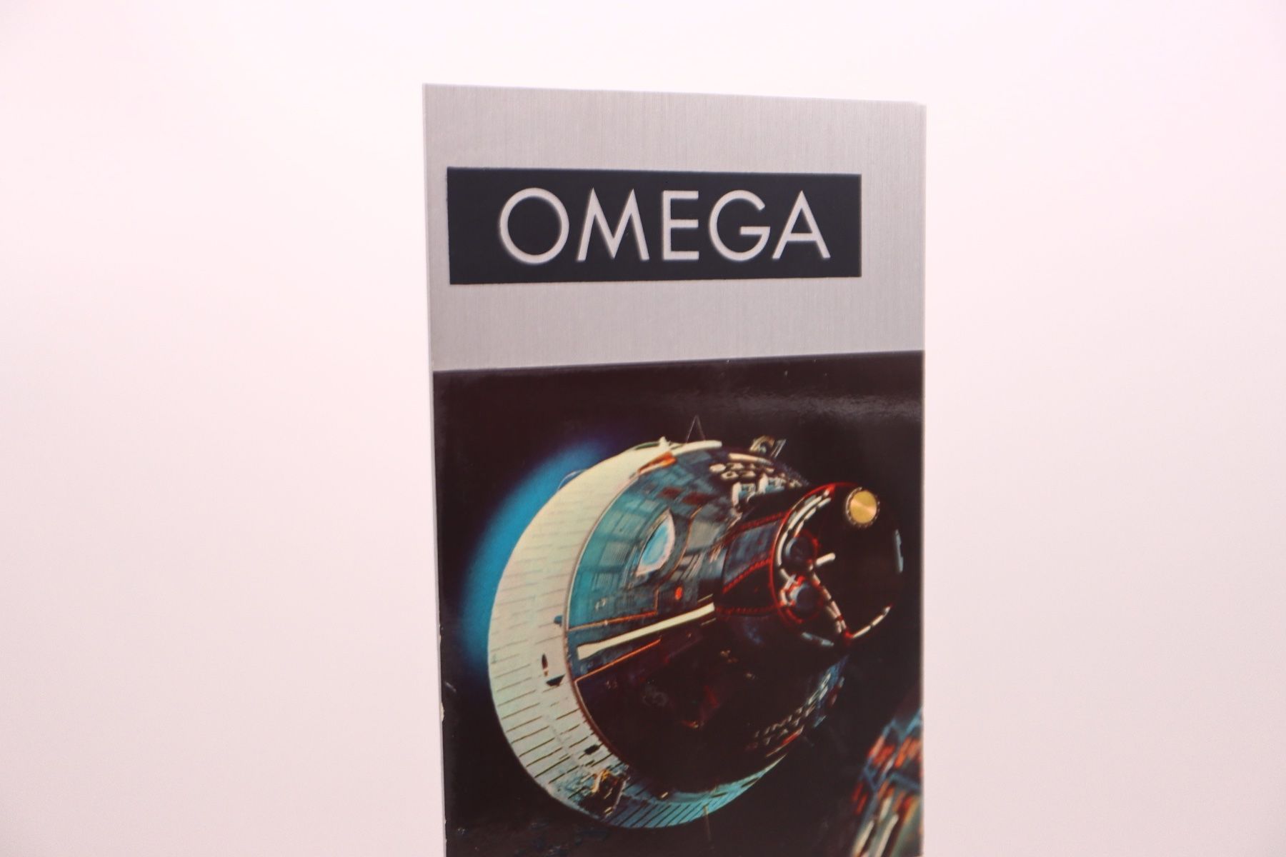 Omega Orologi: Rare - Omega Moonswatch Display Speedmaster Werbung – Usato da Zürich venduto da KE-Sales