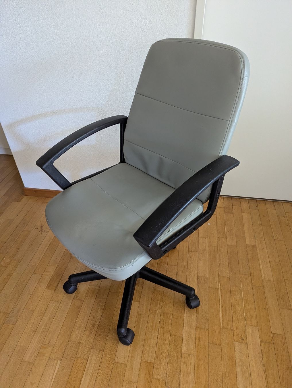 Sedie: Office Chair / Bürostuhl – Usato da Dübendorf venduto da emm_zh7y