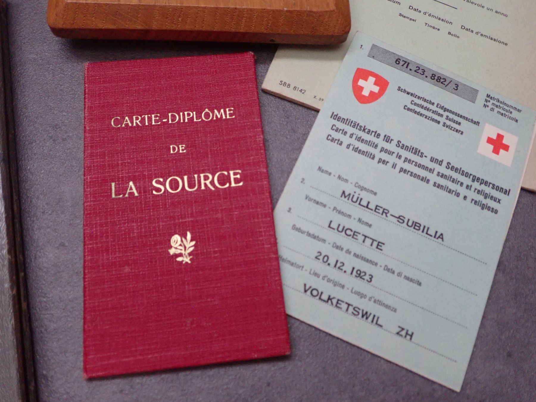 Medaglie: Lot de documents, plaque identité, médaille, livrets, ... – Usato da Onex venduto da mac_w8c2 4