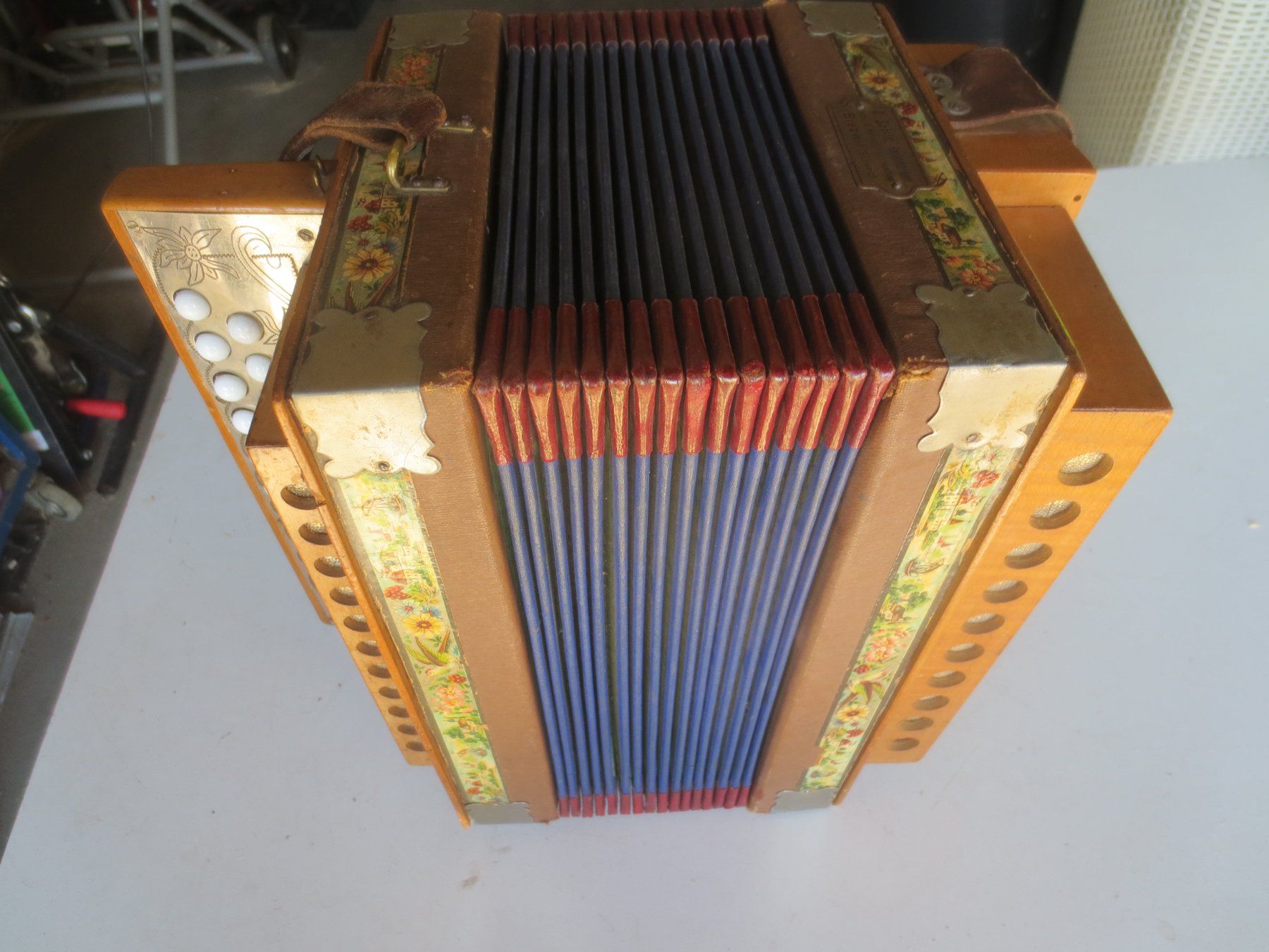 Strumenti musicali: Akkordeon antik – Usato da Weier im Emmental venduto da waefler03 5