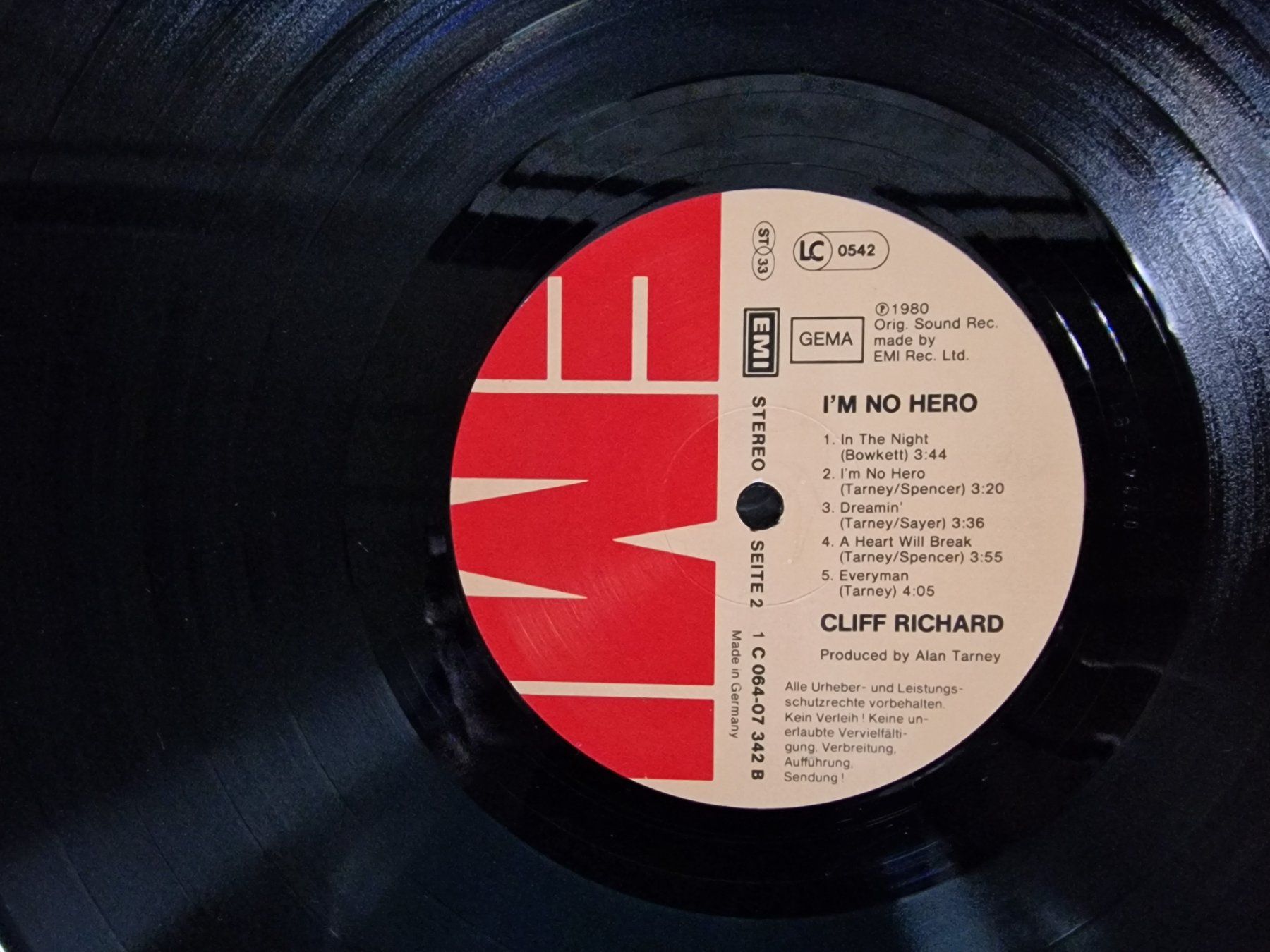 Dischi in vinile: Cliff Richard LP – I'm No Hero – Usato da Root venduto da atelier22 2