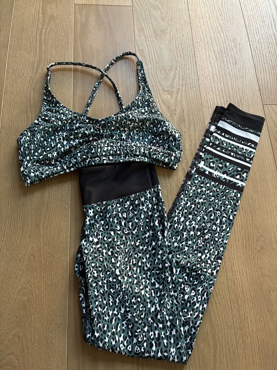 Lotti di vestiti: Yoga legging hose set Dharmabums M – Usato da Zürich venduto da fal_m7s8