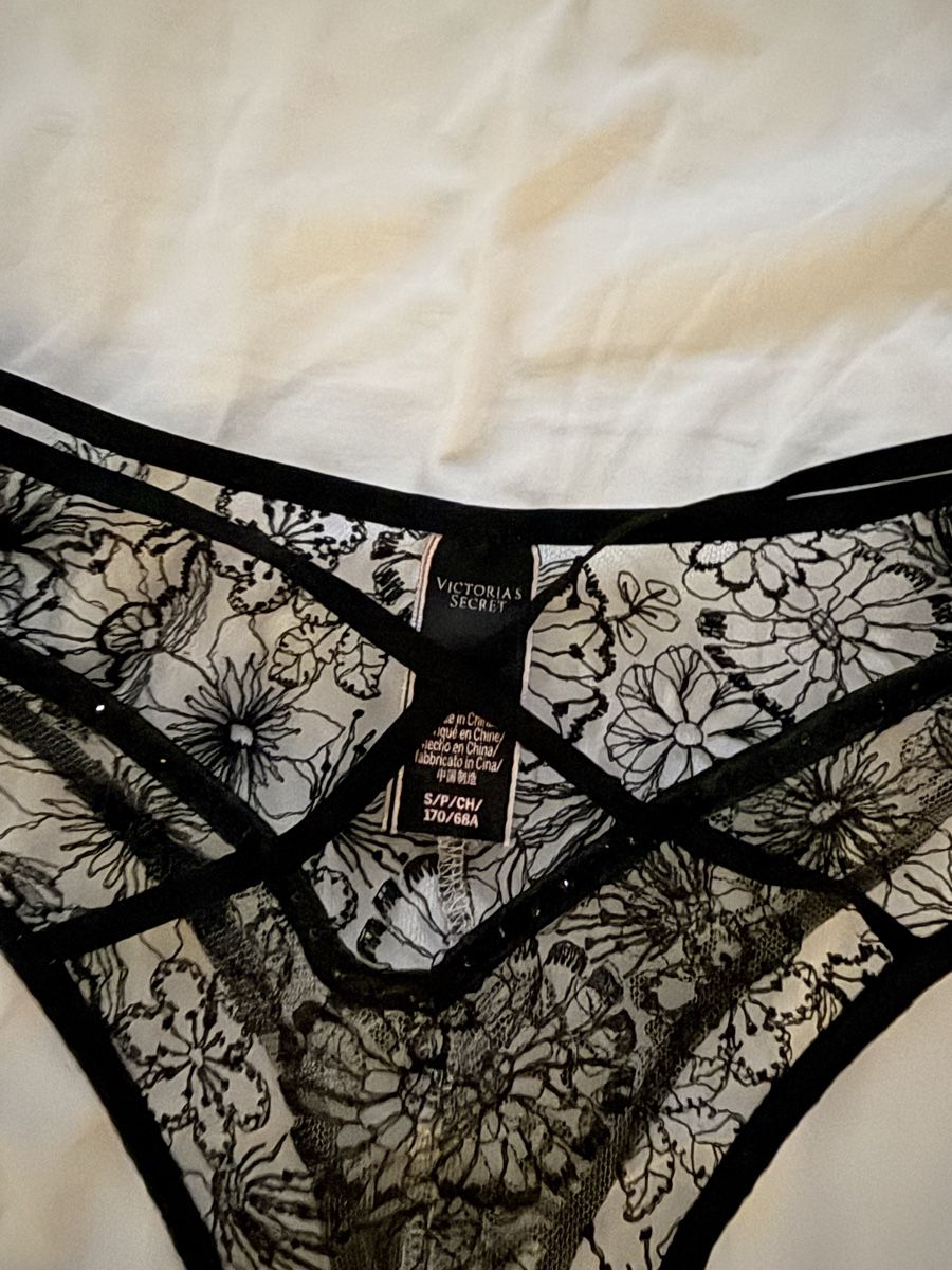 Autres dessous: VS String – Neuf (Voir description) à Rheineck par Princessaitaliana 1