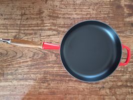 Le Creuset Pfanne 26 cm Kirschrot Gusseisen / VP: 255.- Fr.
