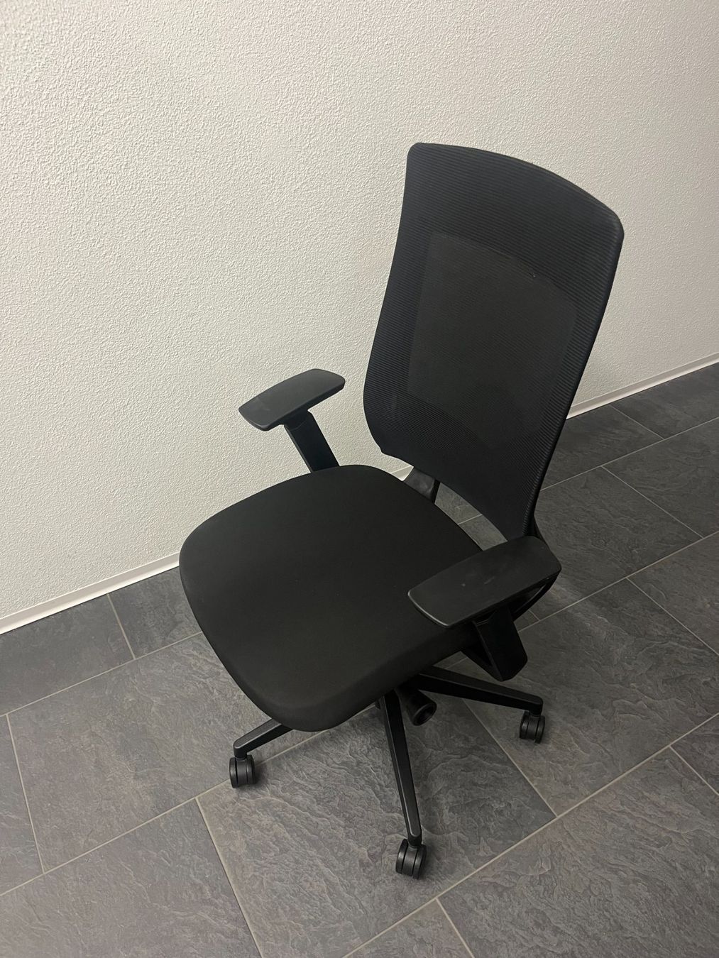 Chaises: Bürostuhl – Neuf (Voir description) à Zürich par Elian_ 1