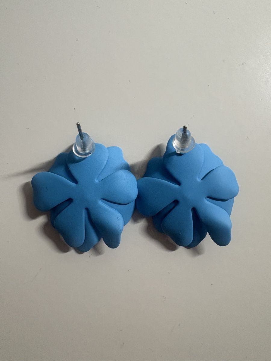 Orecchini pendenti & Orecchini a lobo: Blaue Blumenohrringe, 3D Blumen, Sommer-Chic – Nuovo (secondo la descrizione) da Winterthur venduto da nik_pr58 2