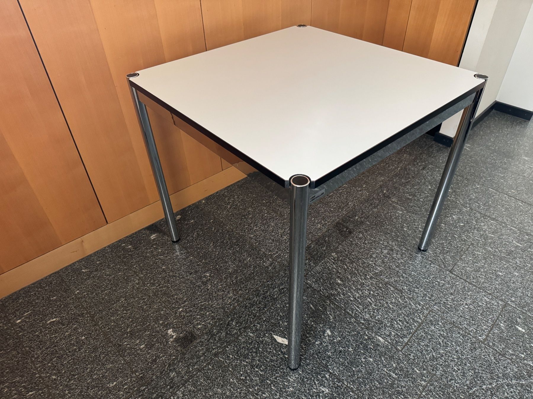 USM Tische: USM Tisch Weiss 75x75 cm – Gebraucht aus Zürich von turicum2008 2