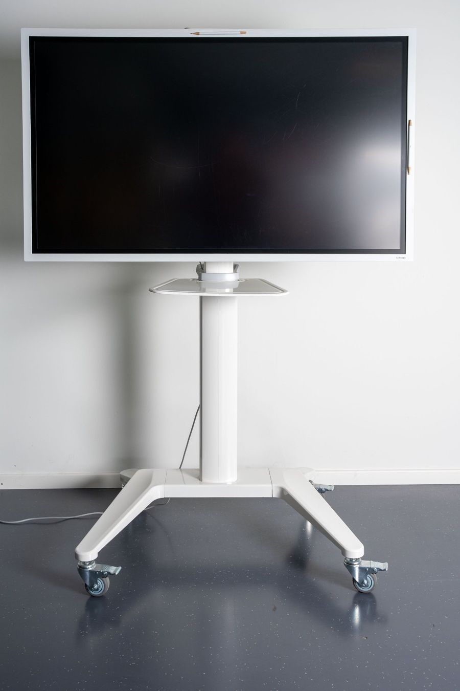 Samsung Monitor: Samsung Flip 2 WM55R 55" Interactive Smart Display – Usato da Dietlikon venduto da phi_j5l6