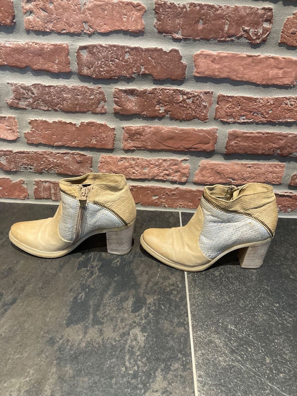 Mjus Scarpe da donna: Stiefletten – Usato da Rorschach venduto da Loonimuh 2