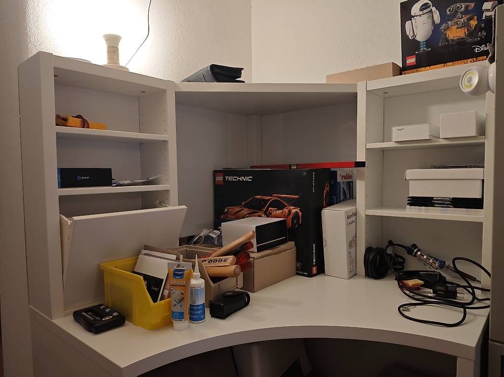 Bureaux: Eck - Schreibtisch 1 x 1 m – D'occasion à Arth par budibudi14 3