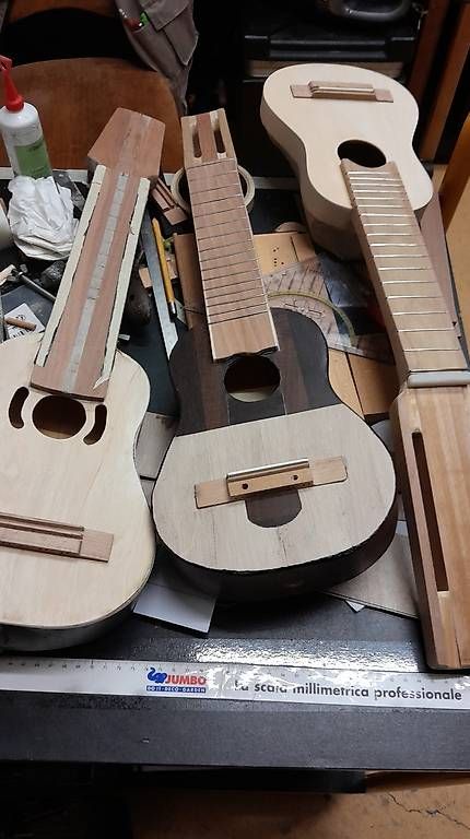 Strumenti musicali: Vente et reparacion charango Lausanne – Usato da Lausanne venduto da EdwinBOSU