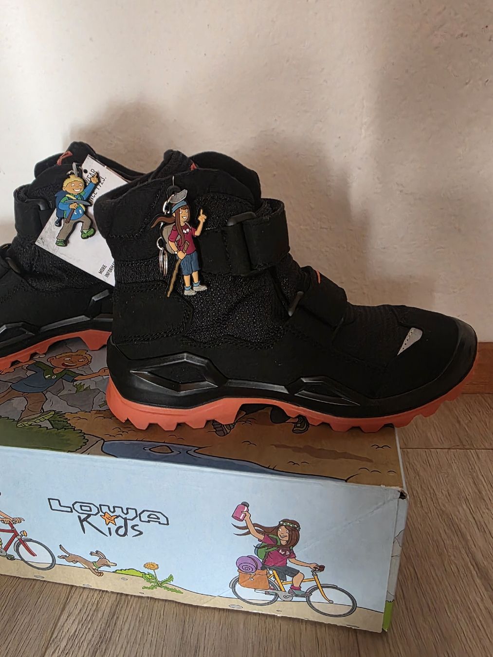 Lowa Schuhe für Jungen: Lowa Schuhe Kinder 33 – Neu und originalverpackt aus Buchs SG von MATGEOMAR 2