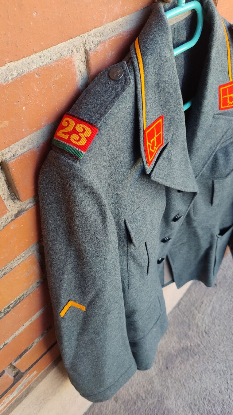 Schweizer Armee Uniformen: Schweizer Armee Uniform Jacke mit Pfeife (L28) – Gebraucht aus Neuenhof von bro_9zsg 2