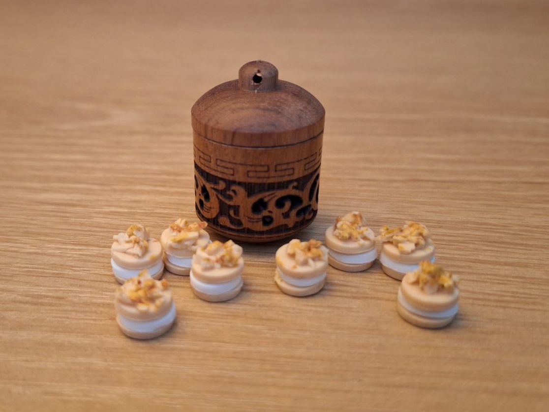 Case e mobili per bambole: Handmade Japonaise Kekse mit Holzdose – Nuovo (secondo la descrizione) da Zürich venduto da HandmadeTinyFood