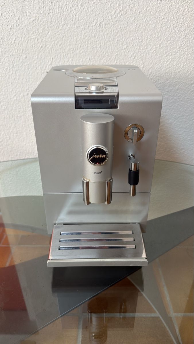 Jura Kaffeemaschinen & Espressomaschinen: Jura ENA 5 – Gebraucht aus Soyhières von Jura22
