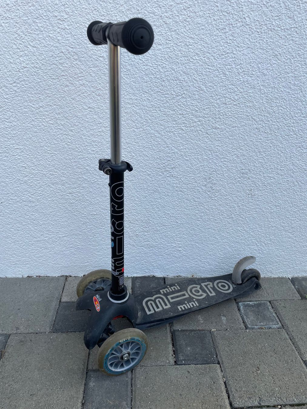 Micro Kickboard: Scooter Micro mini in schwarz – Usato da Arbon venduto da vb4all 1
