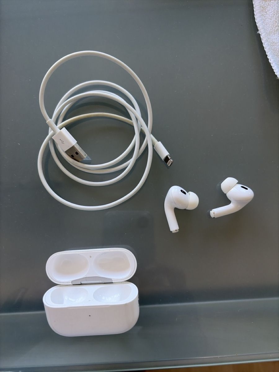 Apple Cuffie: Apple AirPods Pro 2nd Gen. Lightning – Usato da Zürich venduto da 2ol_2hcs 1