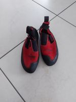 Chaussons d'escalade Stealth  5 1/4  rouges état neuf