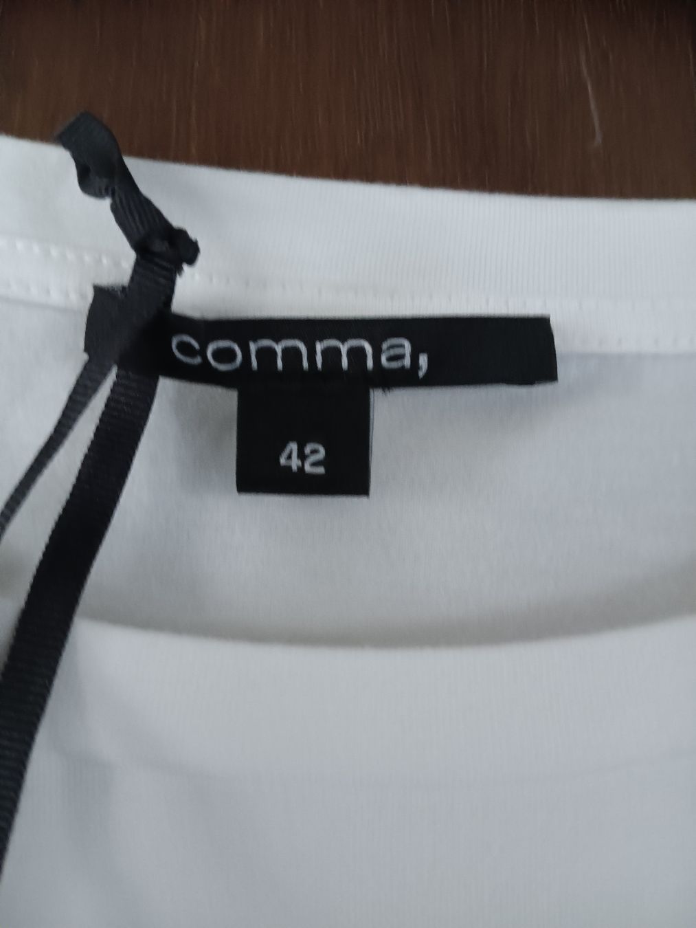 Comma T-shirts: wunderschönes Comma shirt neu – Neuf avec emballage d'origine à Stansstad par leoni66 2
